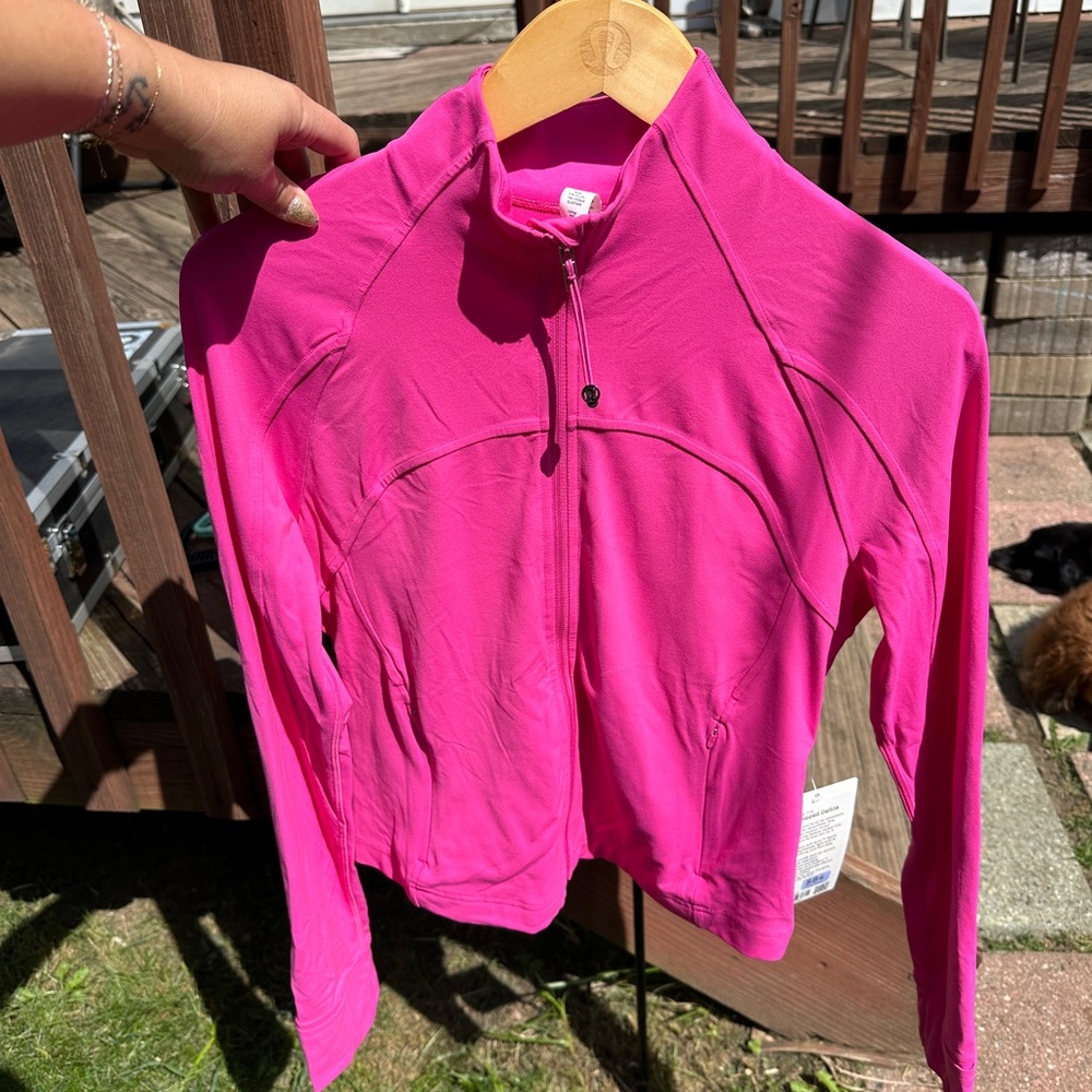 🚫SOLD🚫💕SONIC PINK💕NWT lululemon define jacket